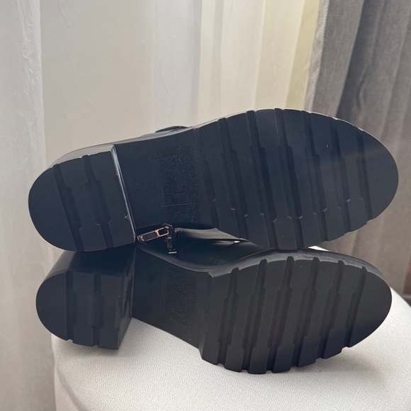 Marc Fisher Black Heeled Boots

Feel free to make an offer. - Picture 5 of 5